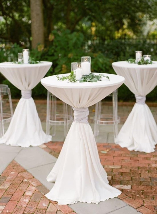 30” Cocktail Table
